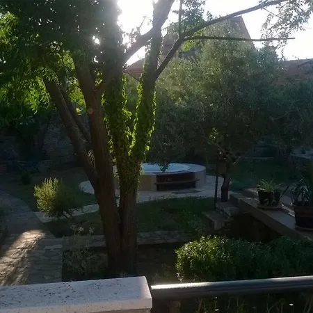 Dalmatian House Apartment Vrboska